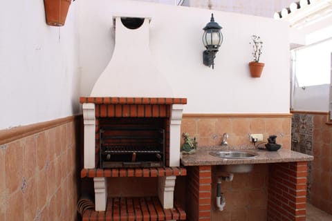 Off site, BBQ facilities, Inner courtyard view
