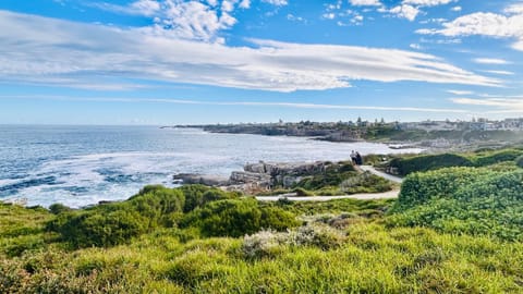 Nearby landmark, Day, Natural landscape
