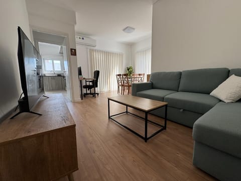 TV and multimedia, Living room, Business facilities, Dining area, kitchen