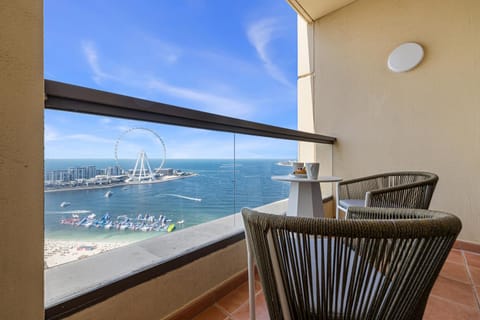 Day, Natural landscape, View (from property/room), Balcony/Terrace, Living room, Seating area, Dining area, Beach, Sea view