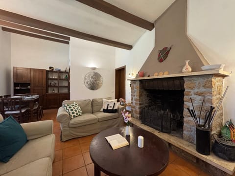 Living room, Seating area, internet