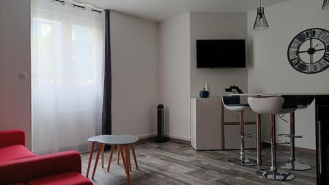 TV and multimedia, Living room, Dining area
