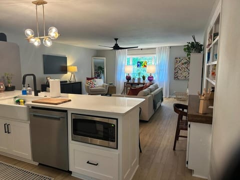 The Modern Magnolia House in Heber Springs