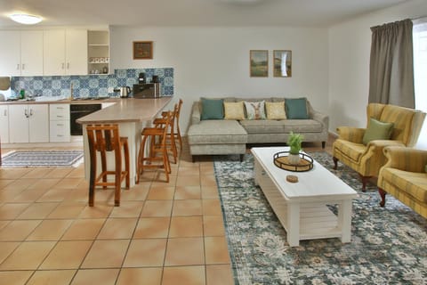 Kitchen or kitchenette, Living room, Dining area, microwave, kitchen