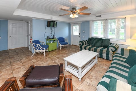 Wavy Daze House in Surfside Beach