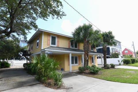 Wavy Daze House in Surfside Beach