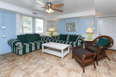 Wavy Daze House in Surfside Beach