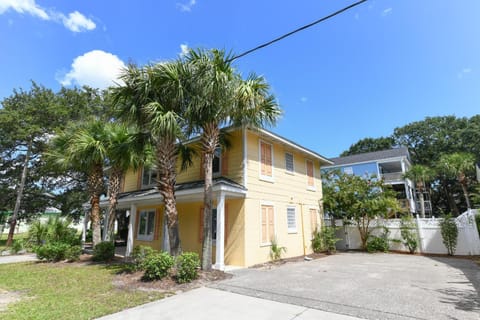 Wavy Daze House in Surfside Beach