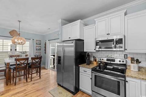 Pieradise House in Garden City