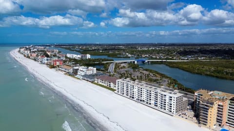 Gulf Shores #205 House in Redington Shores