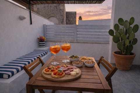 View (from property/room), Balcony/Terrace, Dining area
