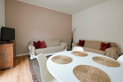 TV and multimedia, Living room, Dining area