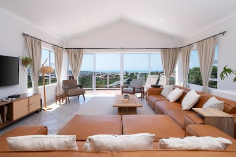 Bird's eye view, Lounge or bar, Garden view, River view, Sea view