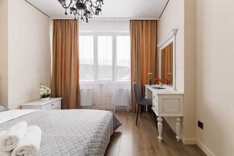 Bed, Bathroom, Photo of the whole room, Bedroom, Bath, towels