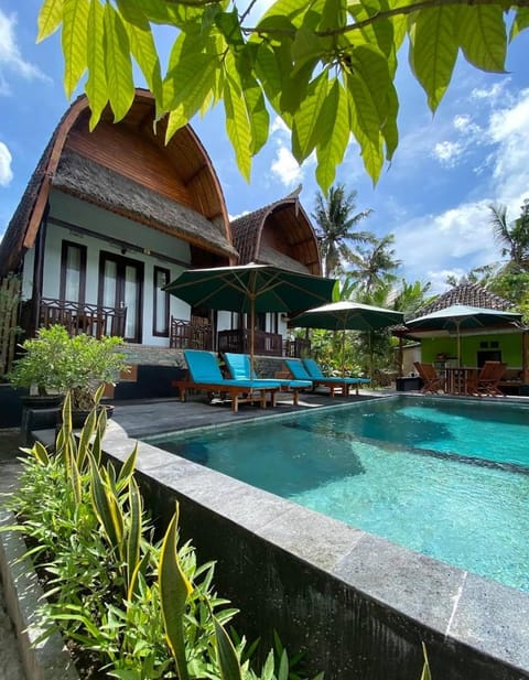 Property building, Garden view, Pool view, Swimming pool, sunbed