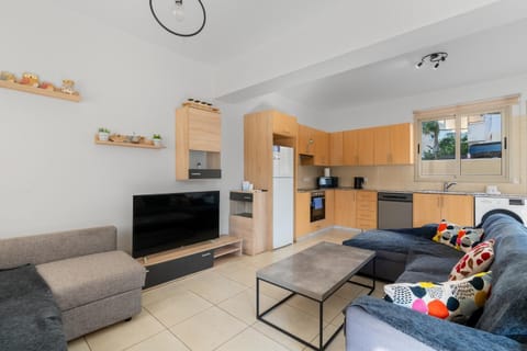 Communal lounge/ TV room, TV and multimedia, Kitchen or kitchenette, Living room, Seating area, Dining area, Evening entertainment, minibar, oven, stove