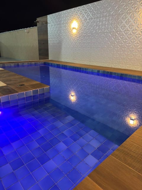 Swimming pool, sunbed