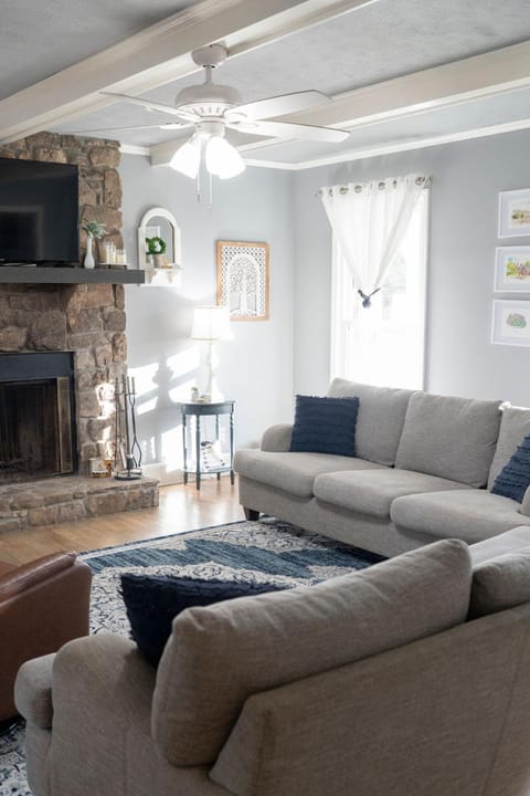 Serenity Cottage – Charming Auburn Retreat on 3 Wooded Acres House in Auburn