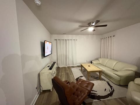 The Oasis House in Port Wentworth