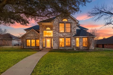 Best of Desoto - 5BR 3BA w Pool Patio BBQ Games House in DeSoto