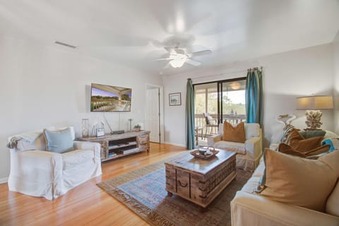 Mellow Marshroom House in Seabrook Island
