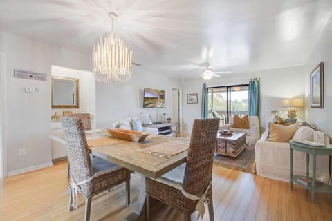 Mellow Marshroom House in Seabrook Island