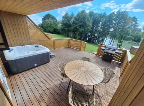 Garden, Hot Tub, View (from property/room), Balcony/Terrace, Lake view