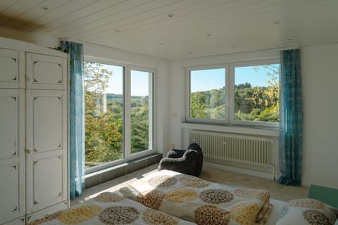 Bed, Photo of the whole room, Bedroom, wardrobe