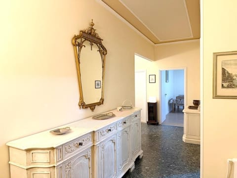 Vintage Armonia 2BR apartment Apartment in Florence