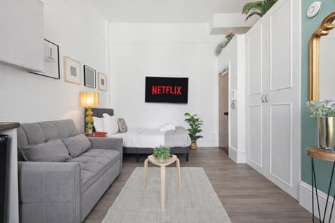 TV and multimedia, Living room, Bedroom
