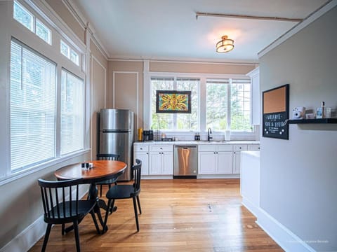 Oak and Ember at Marietta Square Apartment in Marietta