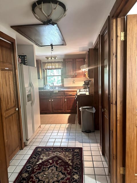 Lake Waukewan Camp in Meredith Apartment in Lake Waukewan