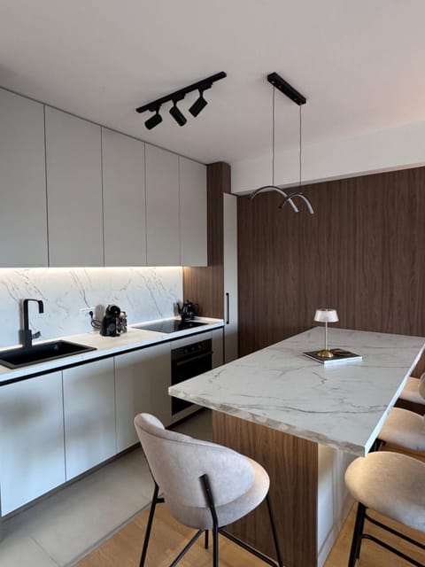 Lounge or bar, kitchen