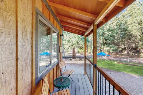 Bear Chalet House in Woods Bay