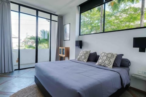 Bright! - Spacious Loft 3 mins Walk To the Beach Apartment in North Kuta
