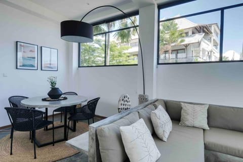 Bright! - Spacious Loft 3 mins Walk To the Beach Apartment in North Kuta