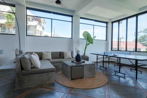 Bright! - Spacious Loft 3 mins Walk To the Beach Apartment in North Kuta