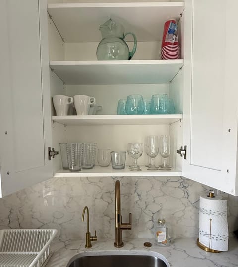 Palm Luxe Oasis w-Jacuzzi House in Oakland Park