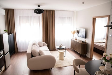 Communal lounge/ TV room, TV and multimedia, Living room, Photo of the whole room