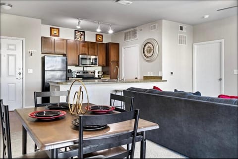 Luxury 2BR Apt by Grandscape Apartment in The Colony