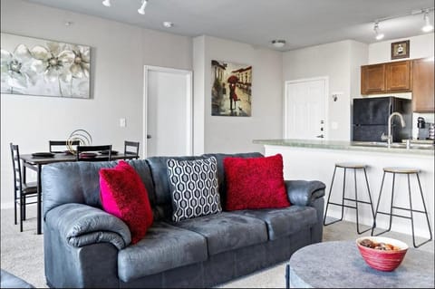 Luxury 2BR Apt by Grandscape Apartment in The Colony