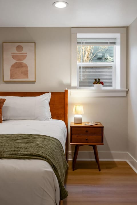 Uptown Couve Adventures House in Vancouver