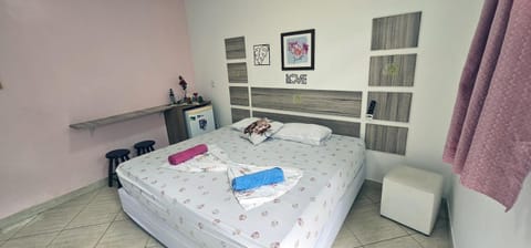 Bed, Photo of the whole room, Bedroom, minibar, towels