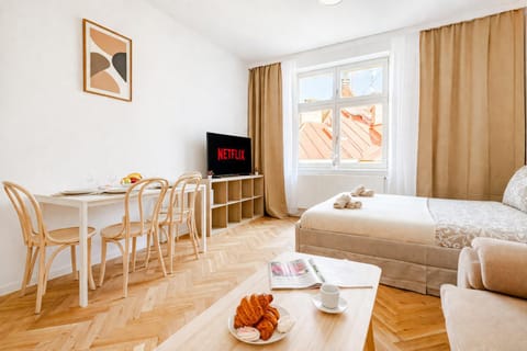 TV and multimedia, Bedroom, towels