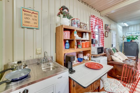 3 Mi to Dtwn Wichita Falls Gem with Private Sauna! House in Wichita Falls