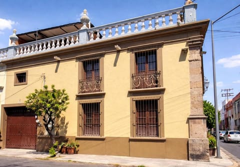 Property building, Day, Neighbourhood, Street view