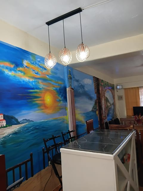 TV and multimedia, Decorative detail, Dining area, Mountain view, internet