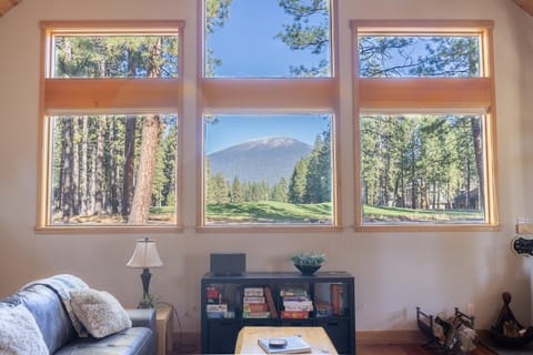 Glaze Meadow 141 House in Oregon