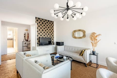 Communal lounge/ TV room, TV and multimedia, Living room, Seating area
