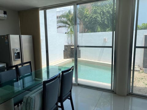 Dining area, Pool view, Swimming pool